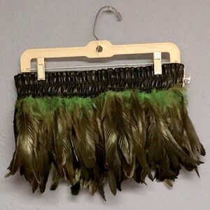 Costume accessory, feather belt